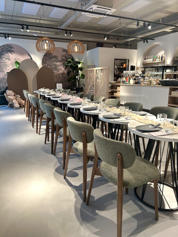 Koffie met gebak in Zoetermeer bij Woon Café